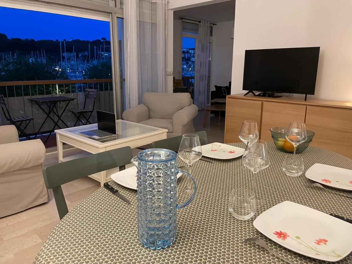 Appartement Les Pieds Dans L'Eau Сен-Мандрие-сюр-Мер Экстерьер фото